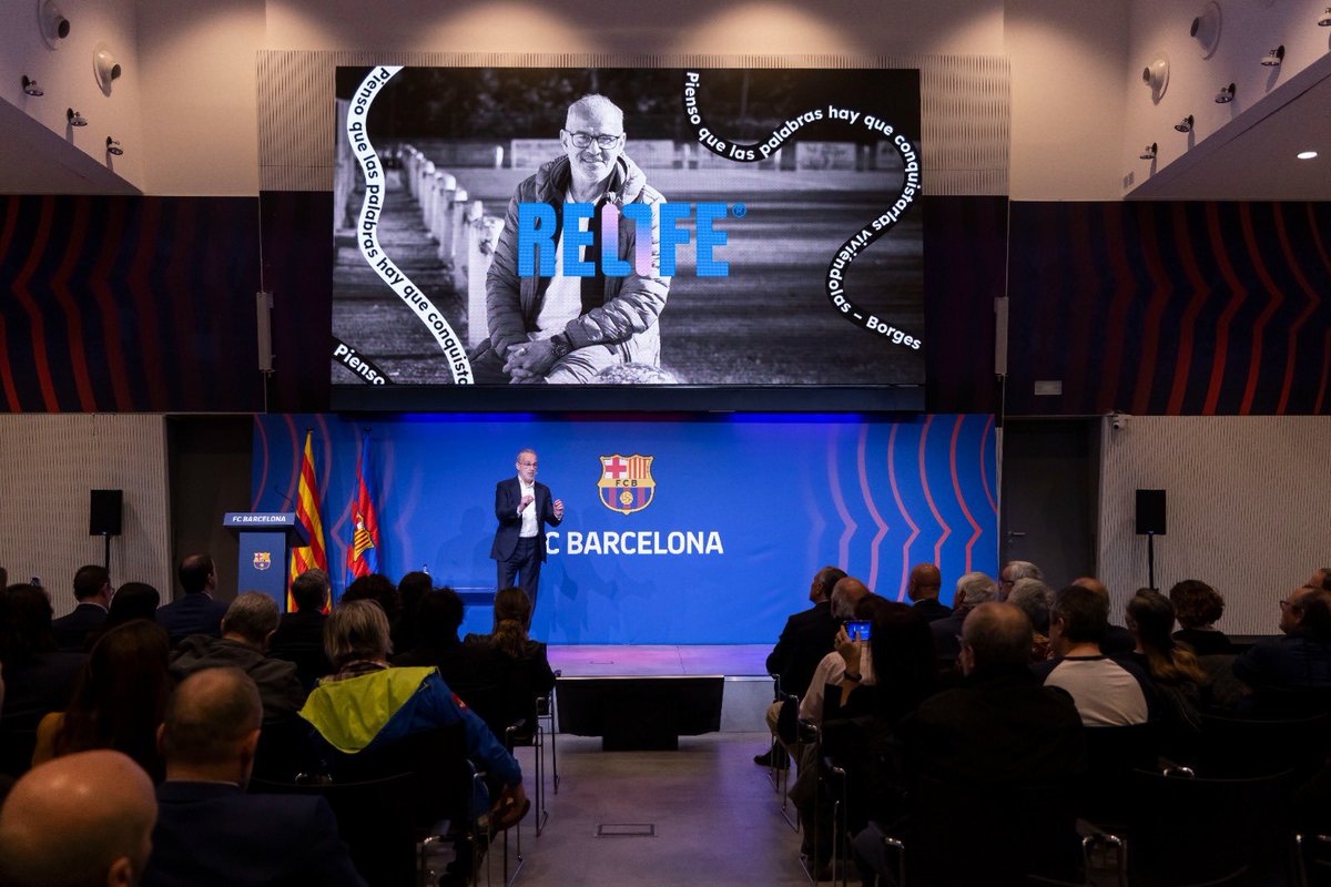 AlbertoJcasas's tweet image. Ayer presenté en el Camp Nou con el apoyo de @FundacioFCB y rodeado de amigos mi proyecto personal más importante. La @FundacionRelife para luchar contra las adicciones y #recuperarvidas. Prevenir, educar, formar y ayudar a las personas ,es  nuestra misión.