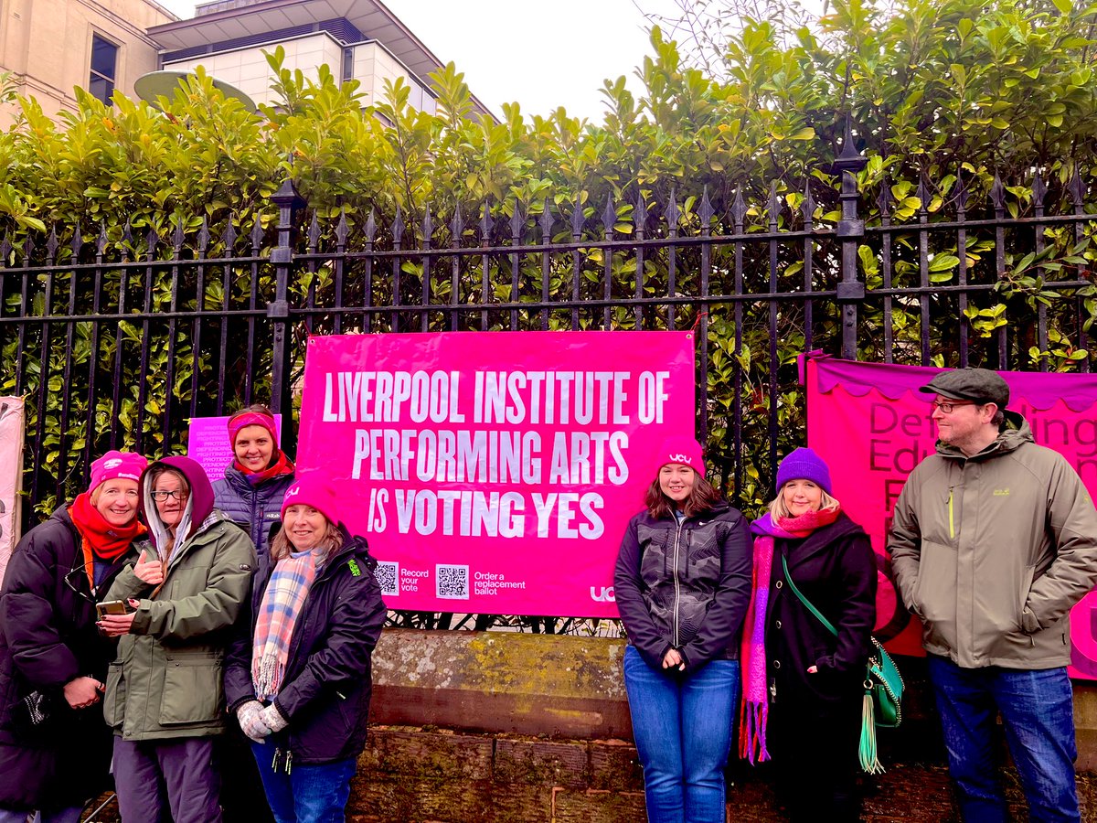 Well members at Liverpool Institute for Performing Arts are voting YES! 💪
