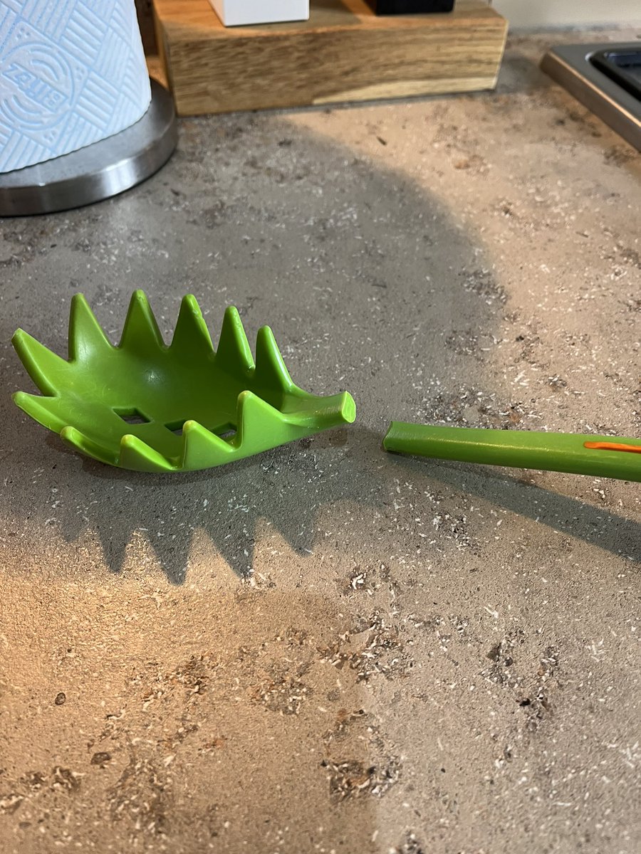 Hencorecordings's tweet image. @IKEAUK @IKEAUKSupport Our all time favourite kitchen appliance went to Pasta Dragon heaven today Devastation has ripped through our household, sad times doesn’t even cut it.
PLEASE tell me there’s somewhere we can get another. Pasta nights will never be the same without him! 😭