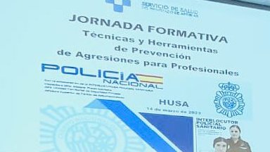 astursalud's tweet photo. 👮🏻♀️La inspectora de @policia Bibiana Placín y el responsable del plan ante situaciones conflictivas del #Sespa Rodrigo Escribano han explicado a los profesionales del #AreaIII técnicas y herramientas para prevenir las agresiones 🏥#ToleranciaCero
📍 #HUSA (Avilés) https://t.co/wuCq304k38