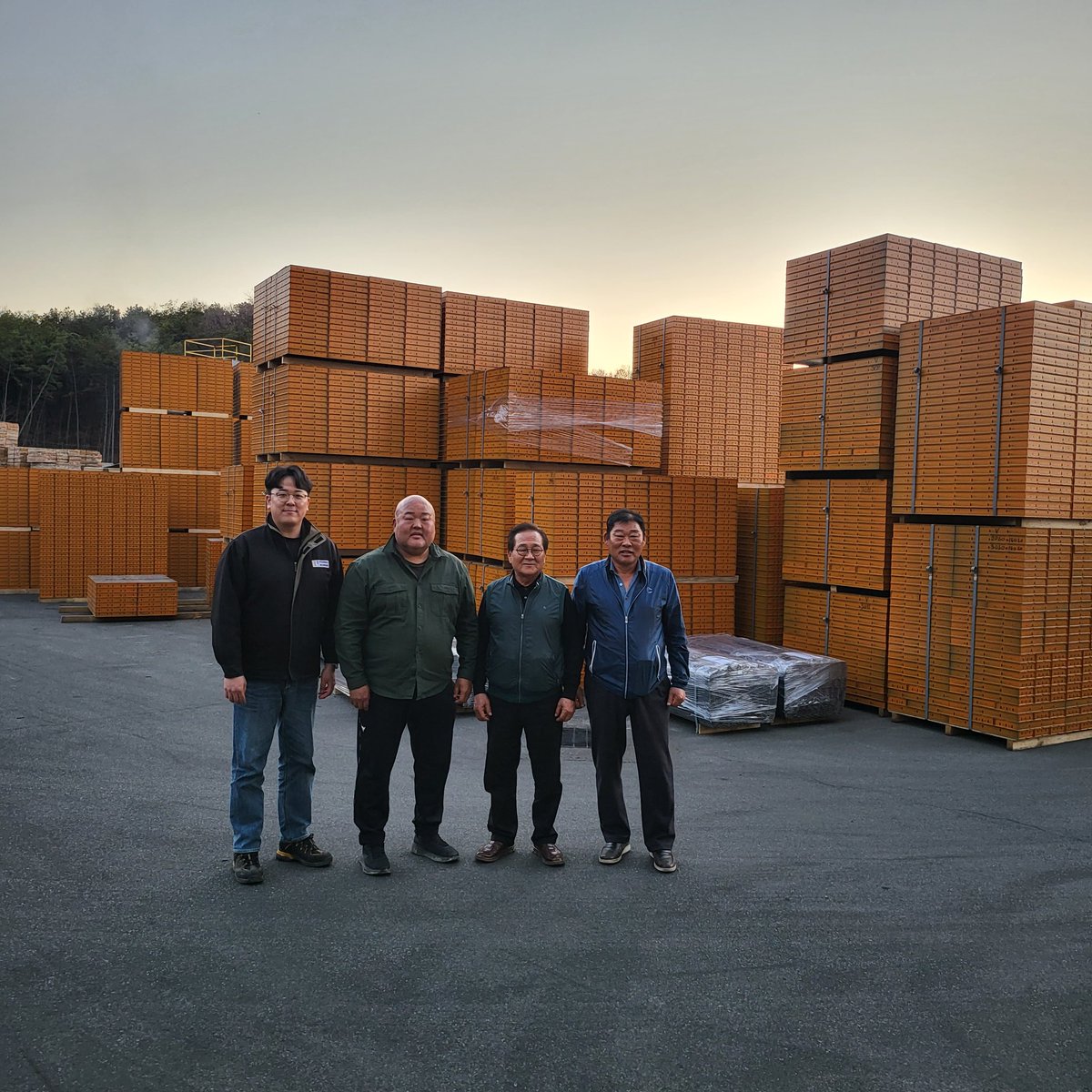 Эрдэнэт үйлдвэрийн хэв хашмал тендер Солонгос үйлдвэрийг санхүүжүүлж, Монгол үйлдвэрт юу ч наалдсангүй!
Манай түүхий эд хамтран бэлддэг үйлдвэрийн нэрийг мэдэж аваад захиалгаа өгч хийлгэжээ.
ТАСО ХХК өгсөн үнийн саналаас хэдэн зуун сая илүү үнийн дүнтэй санал шалгаруулсан!