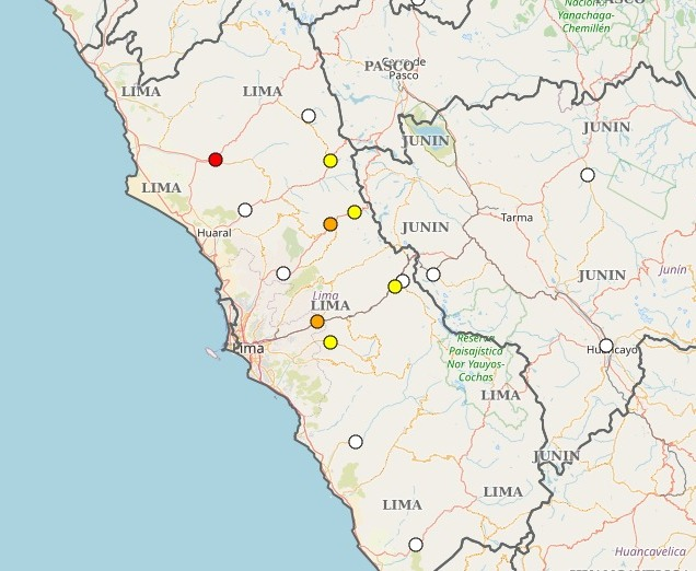 Senamhiperu's tweet photo. #Reporte Lima: Río Huaura se ubica en umbral rojo (106.43 m3/s, Sayán), asimismo, ríos Chillón y Rímac mantienen incremento de caudal 42.28 m3/s (naranja) y 87.96 m3/s (naranja). Se recomienda a la población evitar cualquier actividad cercana al río. https://t.co/i0coSynyvN https://t.co/HeyQfZ9yn1