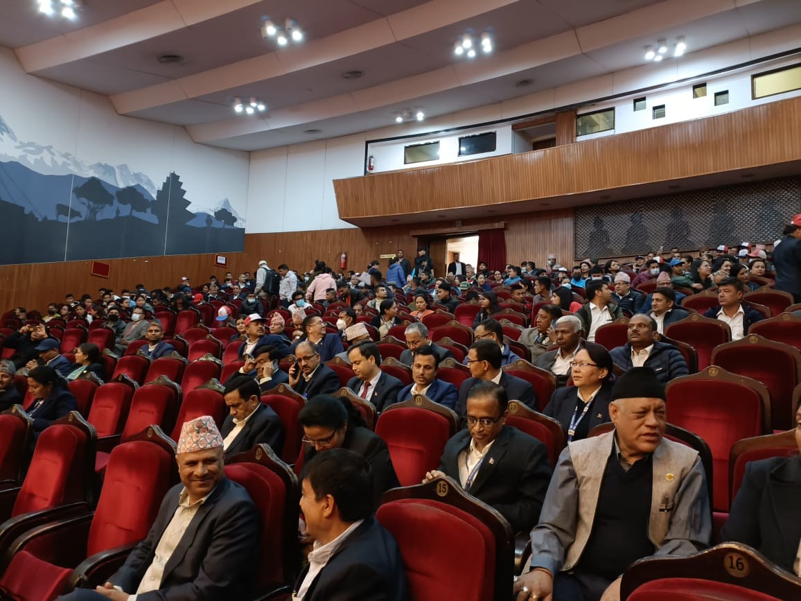 MOICS_Official's tweet photo. "स्वच्छ ऊर्जा मार्फत उपभोक्ता सशक्तीकरण" राष्ट्रिय नाराका साथ विश्व उपभोक्ता अधिकार दिवस मूल समारोह श्रीमान् सचिव मधुकुमार मरासिनीज्यूको अध्यक्षता तथा श्रीमान् मुख्यसचिव शंकरदास बैरागीज्यूको प्रमुख आतिथ्यतामा राष्ट्रिय सभागृहमा आज सम्पन्न भयो। @madhumarasini https://t.co/sbilcHqnKX