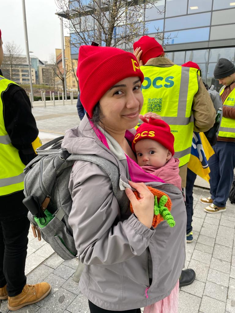 Today's youngest picketer? 
Solidarity to strikers at HMRC Bristol ✊
#PCSonStrike #WalkoutWednesday