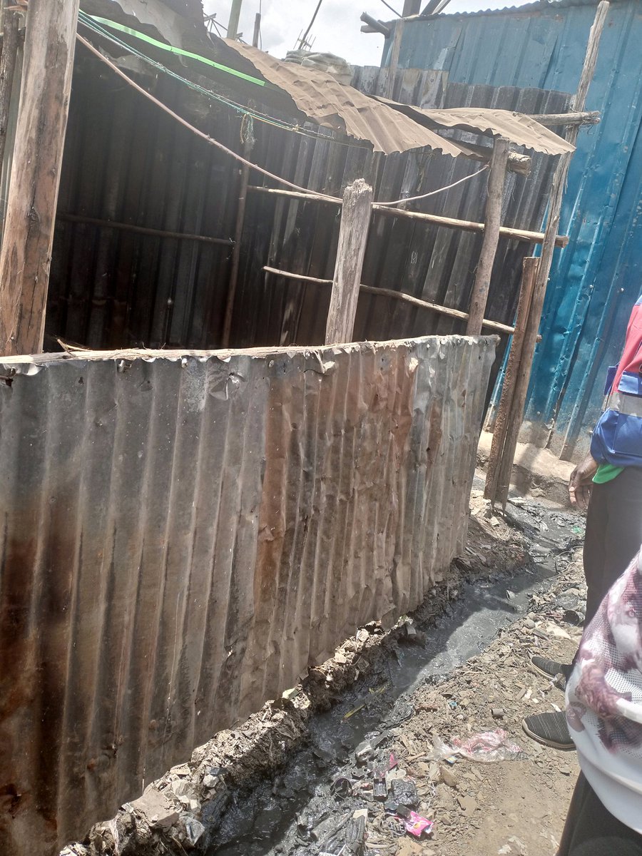 Mso_Ndegwa's tweet photo. In Mukuru, a personal toilet is a privileged. This location with no proper drainage is to soon hold washrooms. 
@SakajaJohnson hii haiwezi.
#Mukurupeoplesmanifesto #MukuruSPA https://t.co/6o5HQQzxTR