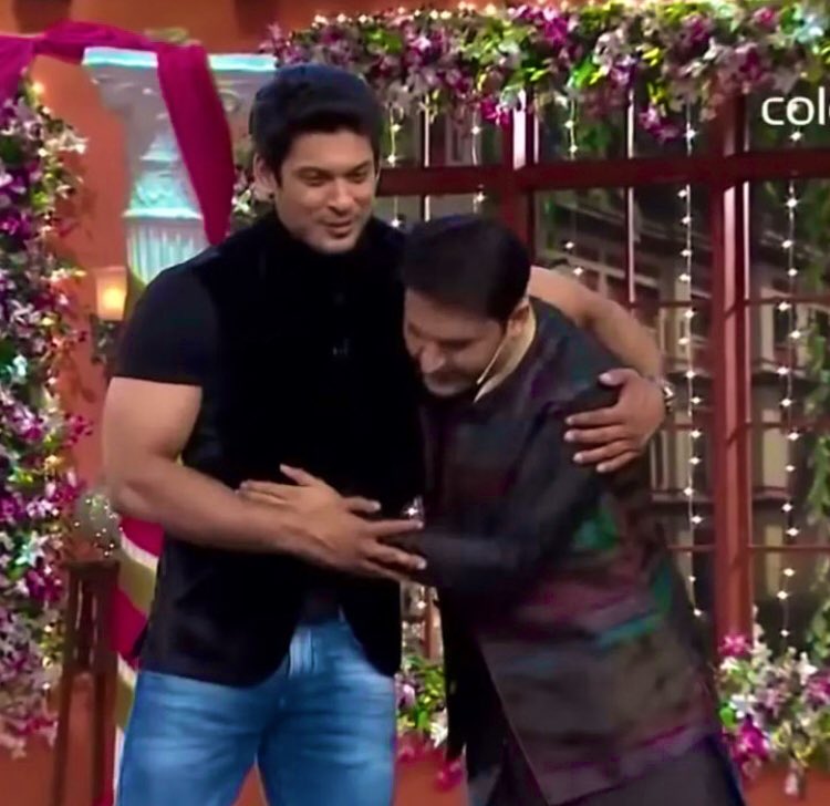 MohitDe36645336's tweet photo. Welcome to #KapilSharma in  #DesiVibesWithShehnaazGill ke show mein apka swagat hai!!!🫂🤗
Kiya apne socha tha ke apko kabhi #ShehnaazGill ke show mein aane ka mauka milega 😜🥰🥳💃💃
#ShehnaazGill𓃵 #ShehnaazGillnews 
#SidharthShukIa #SidharthShukla𓃵
#SidharthShukIaLivesOn https://t.co/8wdKmIMK2b