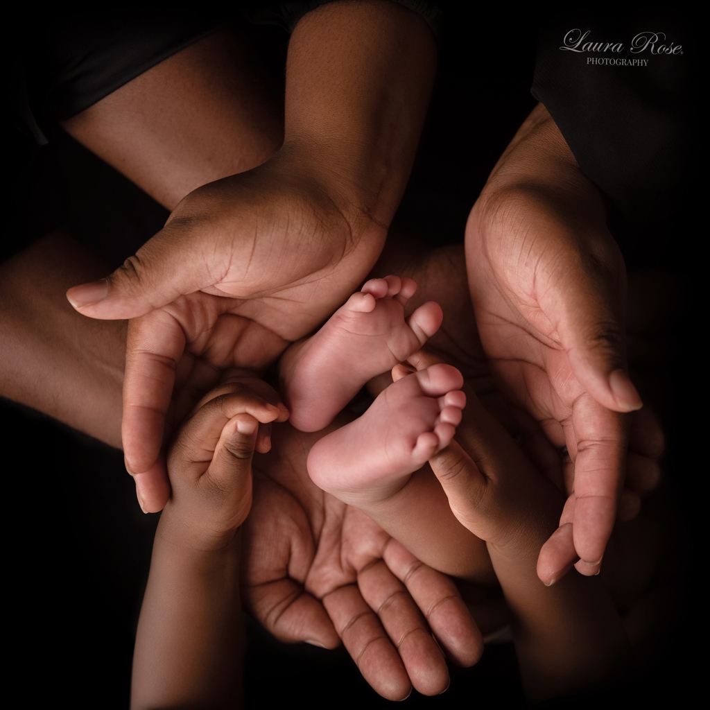 laurarosefotos's tweet photo. There Is As Much Expression In The Feet As In The Hands. 👣✋🏽💚

#newborn #baby #newbornphotos #newbornphotography #newbornphotographer #babyphotos #babyphotography #babyphotographer #sandtonnewbornphotographer #laurarosephotography #godoxnewbornpartner #godoxdiscountcode https://t.co/VlqBlTES2n