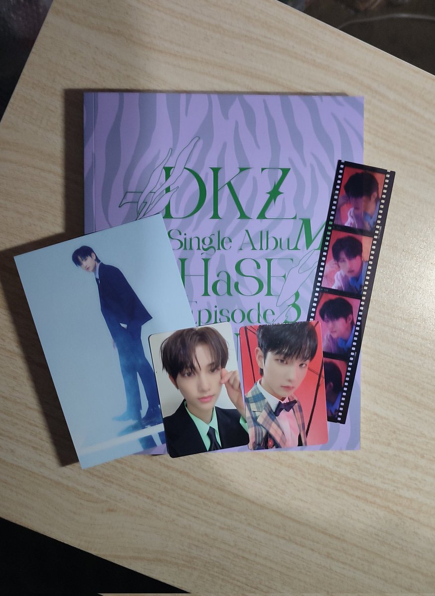 Oddielcalcas's tweet photo. Got my random sealed albums again!
Thanks @ph_papercut sa pa freebies.
#PCUTPHproofs https://t.co/C5aGOdgdXK