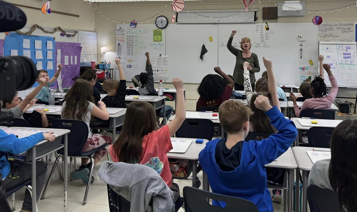 EBLIreads's tweet photo. Coming to EBLI's online training in the near future: 4th and 5th grade classroom teacher training.

Many thanks to @KearsleyCommSch and @BarancikAndrew for being amazing partners on this project!

#StructuredLinguisticLiteracy #TeachingTheWorldToRead #EBLI #videos https://t.co/YuXG2Z8jEs
