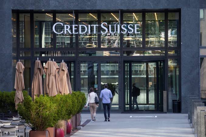 🚨URGENTE: Maior acionista do Credit Suisse, banco com US$ 578 bilhões em ativos, diz que não pode fornecer mais apoio financeiro.

Já estamos vendo pela segunda vez escutando rumores…
O sistema nitidamente está totalmente contaminado.