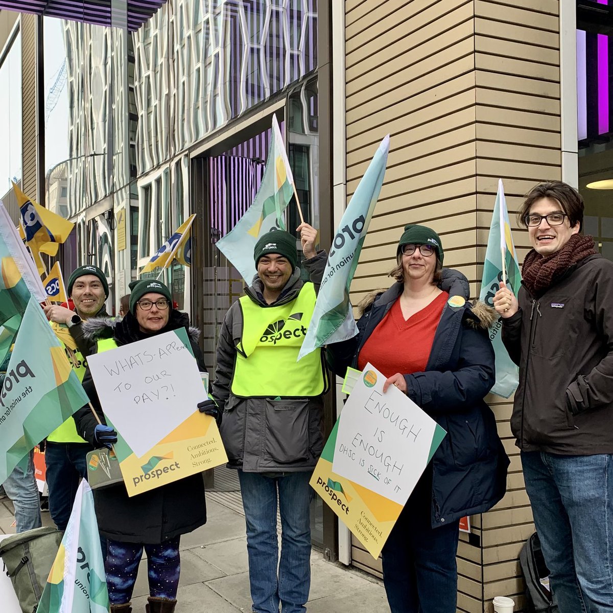 More ⁦@ProspectUnion⁩ members on picket line at Dept of Health & Social Care. #ProspectStrike