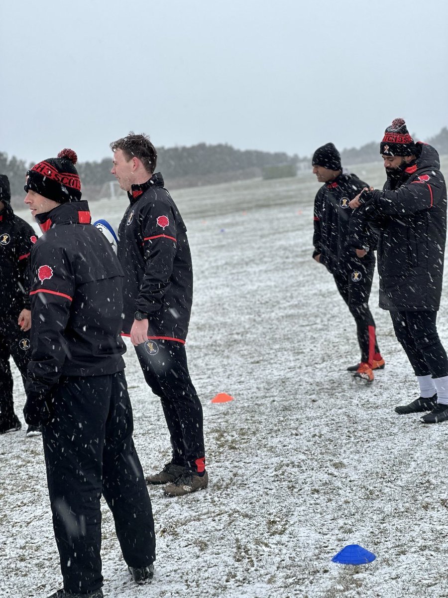 McrobbieChris's tweet photo. @JuniorBulumakau confirming the countdown to the Army Unit Rugby Final between @3SCOTS_CO and @26EngineerRegt in Aldershot next week is on! @armyrugbyunion Praying for some better weather conditions 👀 #BeTheStandardForOthersToFollow #JockStrong 🏴💪🏻🔻 https://t.co/SOsE0dVGg4