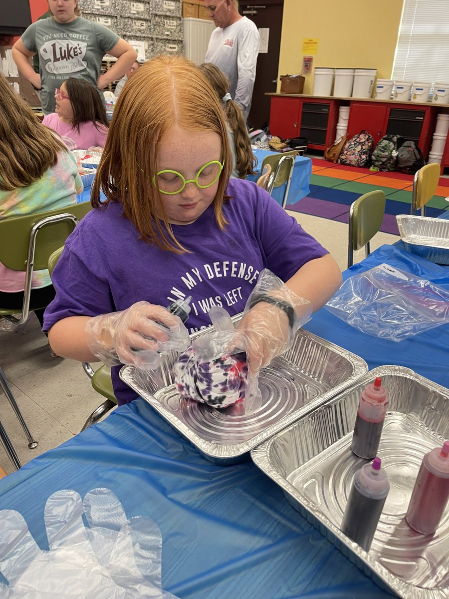 cironek1219's tweet photo. Successful tie dye night with our safety patrol DC students!!! @CitrusSchools #celebratelps https://t.co/UWHsUP0rvB