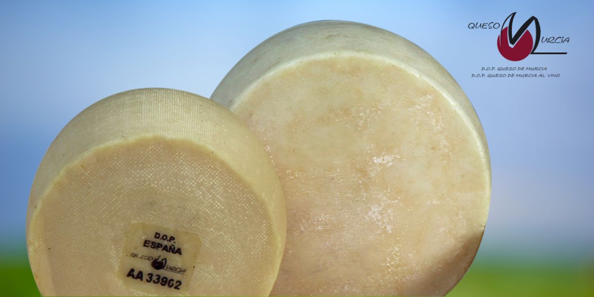 El Queso de Murcia Curado DOP es una delicia al paladar 😋

Aromas intensos con notas vegetales (frutos secos)... 🥜🌰

120 días mínimos de maduración para ofrecerte un sabor único. 😉

quesosdemurcia.com/curado/

#QuesoDeMurcia #Curado #Fresco #AlVino 🍷