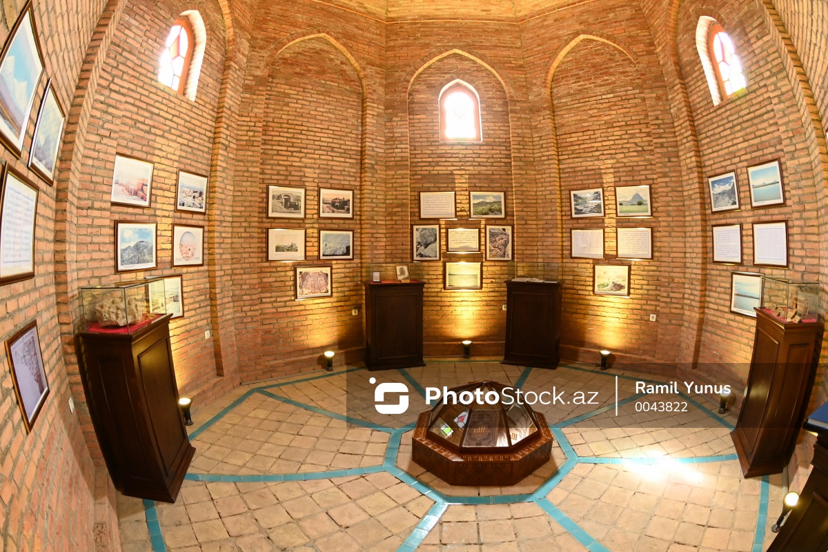 PhotoStockaz's tweet photo. Nuh peyğəmbər türbəsi
#türbə #nuhpeyğəmbər #naxçıvan #məqbərə #tarixiabidə #nuhuntürbəsi #reportaj #azərbaycan #photo #stock #azerbaijan #Baku #streetphotography #islamic #muselman #Muslims
🕌 Ətraflı: https://t.co/X3Y5lZa8M7 https://t.co/SuyxxduWmS