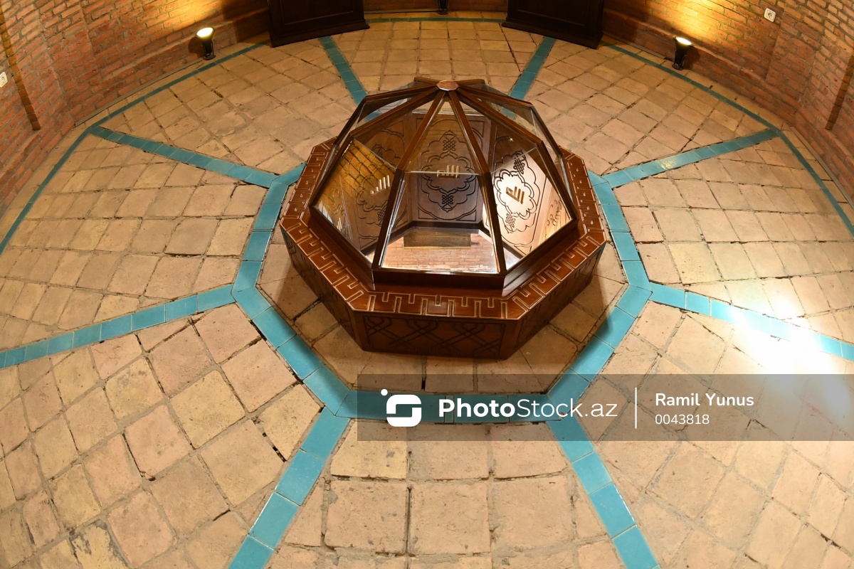 PhotoStockaz's tweet photo. Nuh peyğəmbər türbəsi
#türbə #nuhpeyğəmbər #naxçıvan #məqbərə #tarixiabidə #nuhuntürbəsi #reportaj #azərbaycan #photo #stock #azerbaijan #Baku #streetphotography #islamic #muselman #Muslims
🕌 Ətraflı: https://t.co/X3Y5lZa8M7 https://t.co/SuyxxduWmS