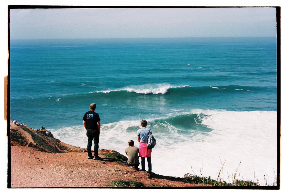 L30amaya's tweet photo. Nazaré en analógico ❤️🇵🇹 https://t.co/vDSlR0efMx
