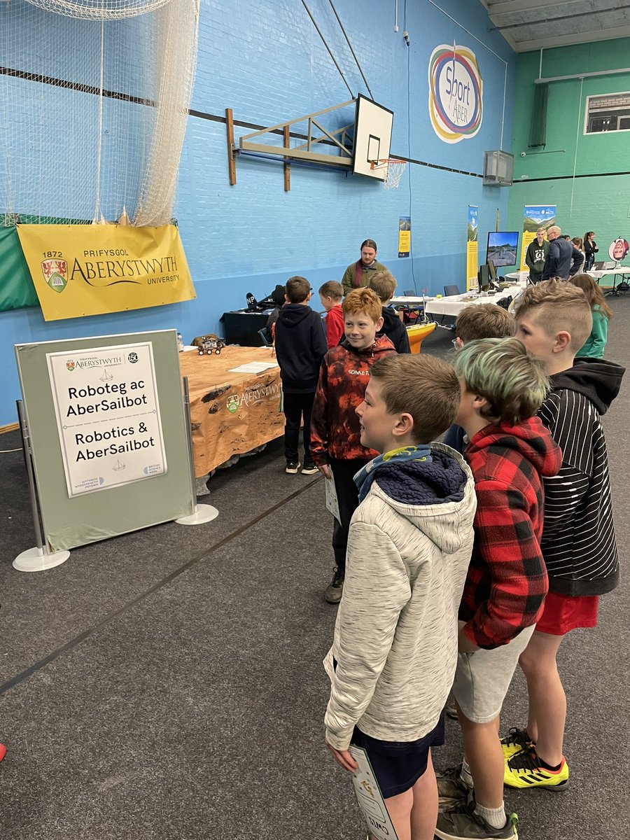 Ysgol Rhydypennau (@ygrhydypennau) on Twitter photo Plant blwyddyn 5&6 yn mwynhau mas draw yn y Ffair Wyddoniaeth 🧬🧪 #ScienceWeek <a href="/AberUni/">Aberystwyth University</a> <a href="/britsocimm/">British Society for Immunology</a> Plant blwyddyn 5&6 yn mwynhau mas draw yn y Ffair Wyddoniaeth 🧬🧪 #ScienceWeek <a href="/AberUni/">Aberystwyth University</a> <a href="/britsocimm/">British Society for Immunology</a>