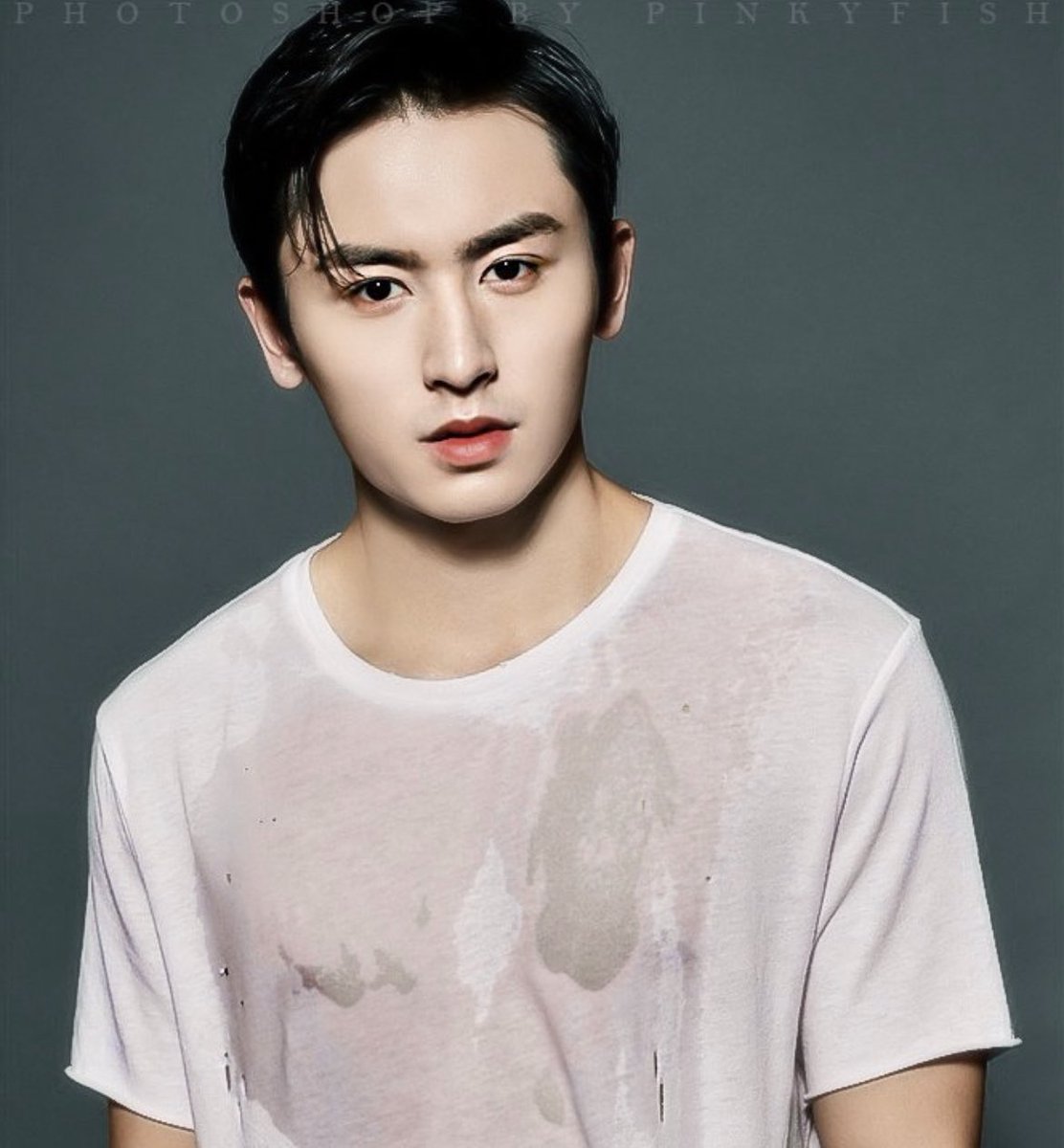 HopeSuper3's tweet photo. Zhehan with wet hair is very cute and sexy 🥰❤️‍🔥🌶️❤️

#Zhangzhehan https://t.co/qd2qQxFlh1