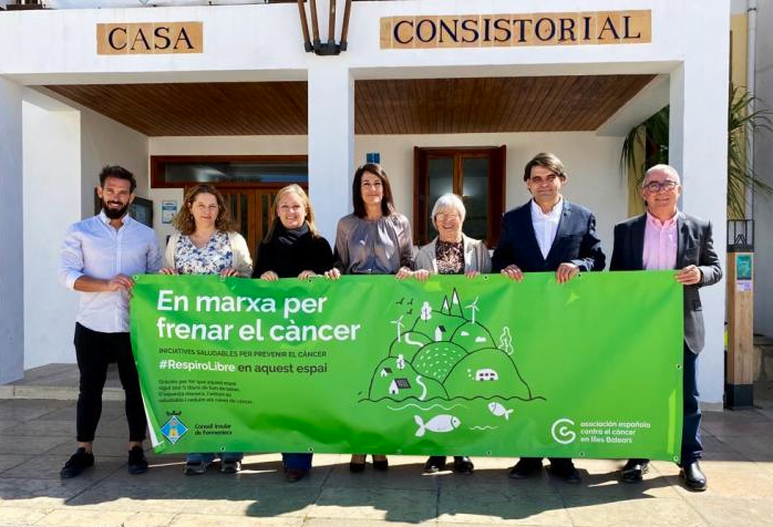 ContraCancerIB's tweet photo. 🆙 #Formentera fomenta nuevos #EspaciosSinHumo dentro de nuestra campaña #RespiroLibre 👏🏻

Se señalizarán 🚭 zonas donde se mueve la población joven —numerosos parques infantiles, centros educativos y deportivos— con el propósito de sensibilizar y concienciar 💪🏻

#YoElijoNoFumar https://t.co/GCobM2S2Os