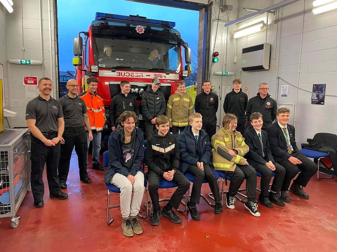 I assisted crews at Grassington with a group of exchange students from Simbach, Germany
🇩🇪
We had some great conversations about our individual roles and how they compared to their home town services
I used my limited German knowledge with them
#hallowiegehts
#Duolingo
#bavaria