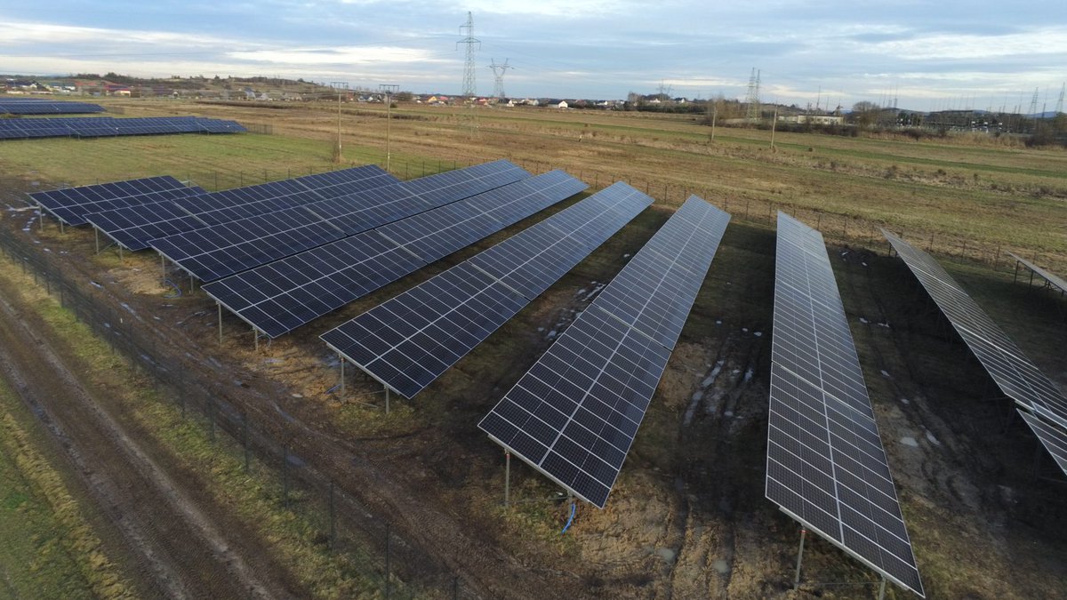 ecieplopl's tweet image. Menlo Electric zaopatrzyło Ignitis Group w moduły Jinko Solar na potrzeby polskiej farmy fotowoltaicznej - #menloelectric #moduły #farmafotowoltaiczna ecieplo.pl/fotowoltaika/m… - Ignitis Group to holding energetyczny z siedzibą w Wilnie na Litwie. Misją Ignitis Group jest wniesi...