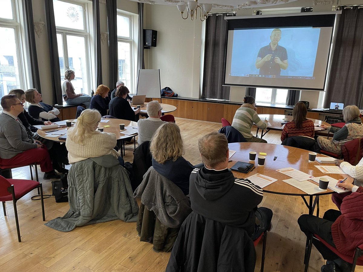 Fidge's tweet photo. Fabulous to be facilitating a digital training day with @alijohno @mandsmethodists Great to have on-site conversations! @MethodistGB #Digital #GettingStartedOnline https://t.co/20f6vyG2ds