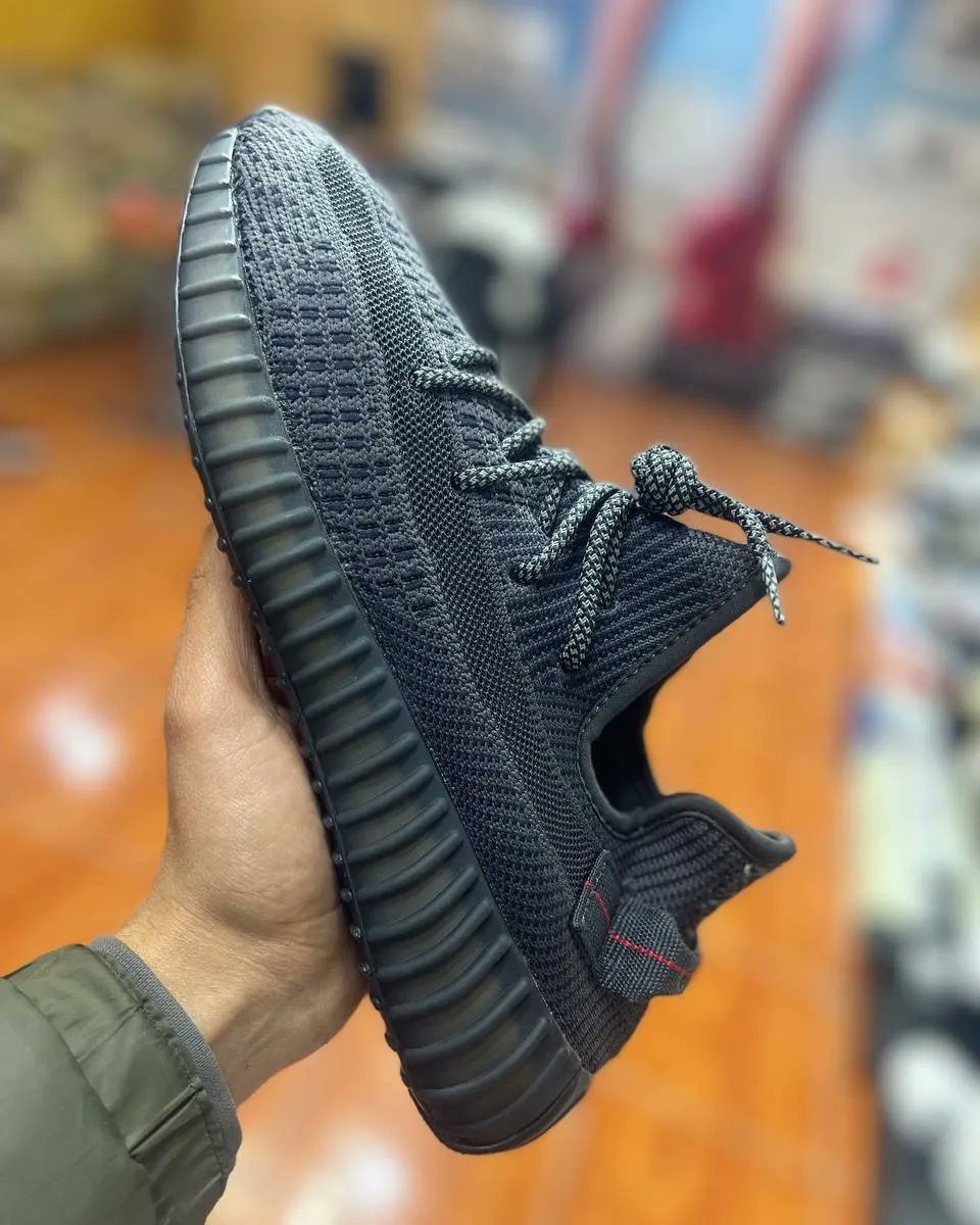 Available now
Yeezy 350
High quality 
Size:40_45
Price:17000
Order now ✅
