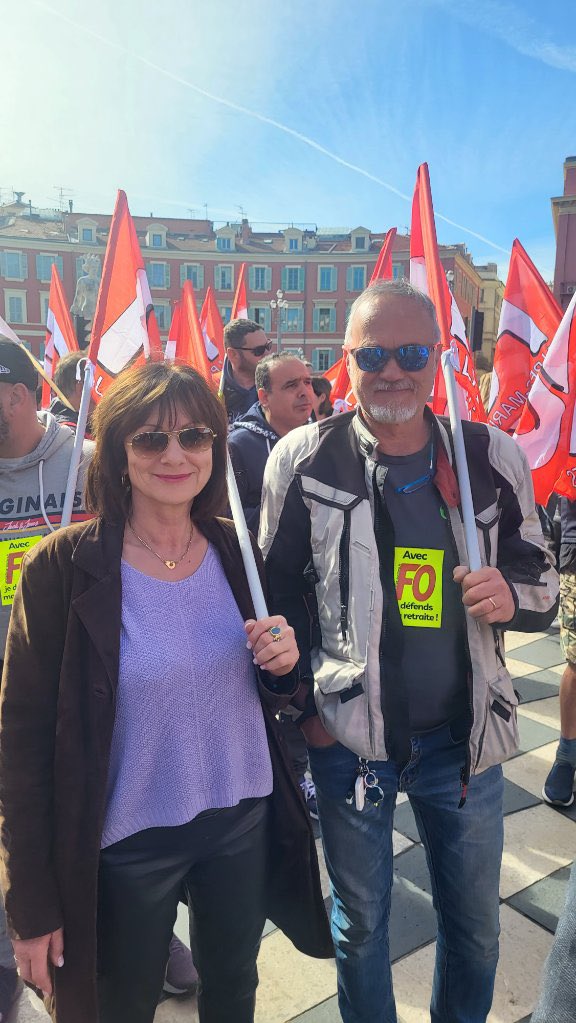 On lâche rien !
Ce matin à Nice les militants de la FECFO et de la MSA étaient présents en nombre pour dire NON une fois de plus à cette injuste et inutile réforme des retraites !
64 ans c’est NON !
Même pas en rêve Mr Macron !
On lâche rien !
Jusqu’au retrait !
#fecfo #fo #fo06