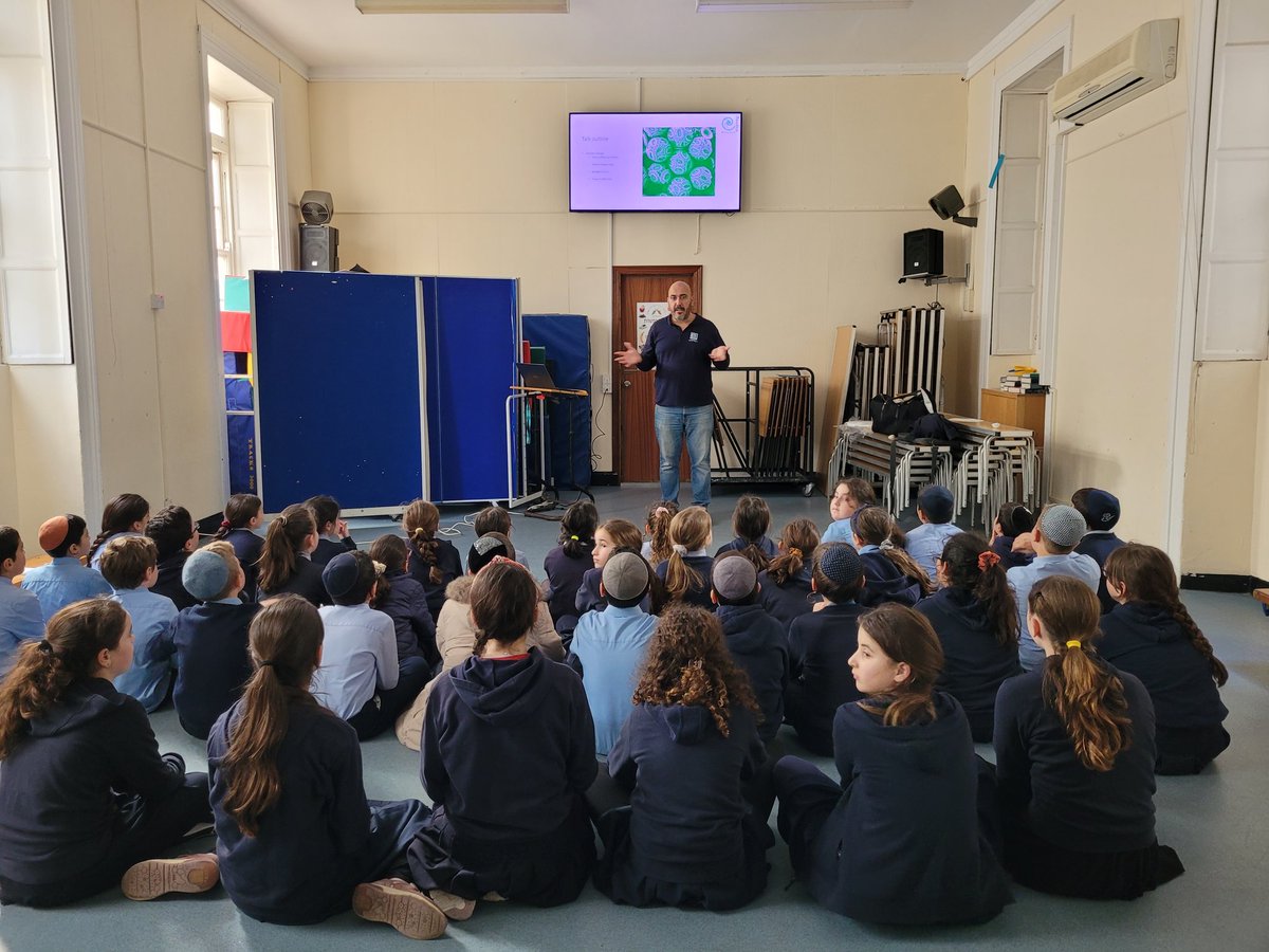 #GibraltarMarineScienceStudies 
Learning about #OceanicClimateChange in these times is paramount
HPS pupils learnt about the global crisis and explored different climate solutions ♻️ 🌎 

#ScienceEducationWithAtwist #climatechange #gibraltar #EmpoweringOurYouth #climatecrisis