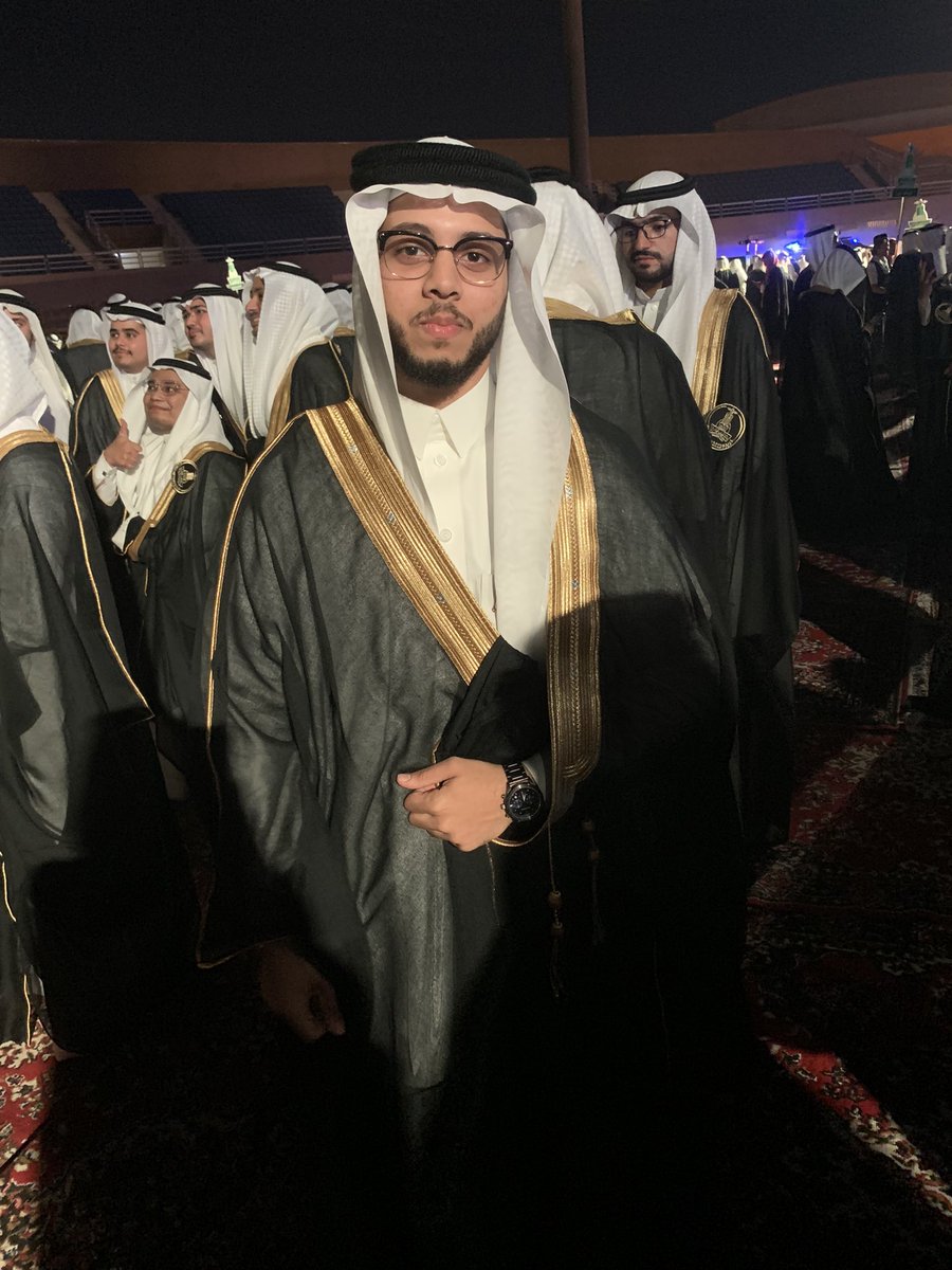 AseelMokhtar's tweet photo. ليس بجهدي ولا اجتهادي إنما بتوف��قك وتيسيرك وحسن نيّتي
اللهم لك الحمد على التمام وحسن الختام 

بالأمس كان حفل تخرجنا بجامعة الملك عبدالعزيز 

مبروك لجميع زملاء المهنة 
اسأل الله أن يعيننا على صون حياة الإنسان 

وَإِنَّهُ لَقَسَمٌ لَّوْ تَعْلَمُونَ عَظِيمٌ

والله على ما أقول شهيد https://t.co/RlQVEuguBy