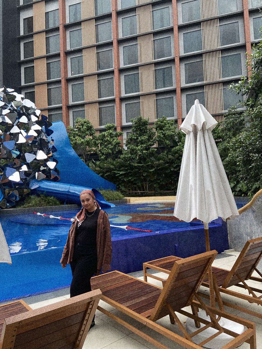 chantekm0lek's tweet photo. School holidays staycation * ibu belated birthday 🎉 at #mresorthotelkualalumpur best okey 10/10 my youngest daughter nngis smpai taknak balik 🤣 terujanyaaa nga hotel nie 🥰 https://t.co/r4vSCKXQlT