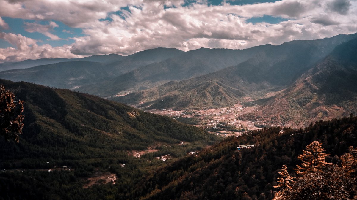 Discover the beauty of Bhutan, where every corner is a picturesque paradise. 🏔️

#Bhutan #bhutanese #bhutandiaries #bhutantravel #bhutantourism #travel #Tourism #traveltheworld #traveladdict #travellife #tour #bestplaces #bestplacestovisit #landscape #VisitBhutan #bhutanbelieve