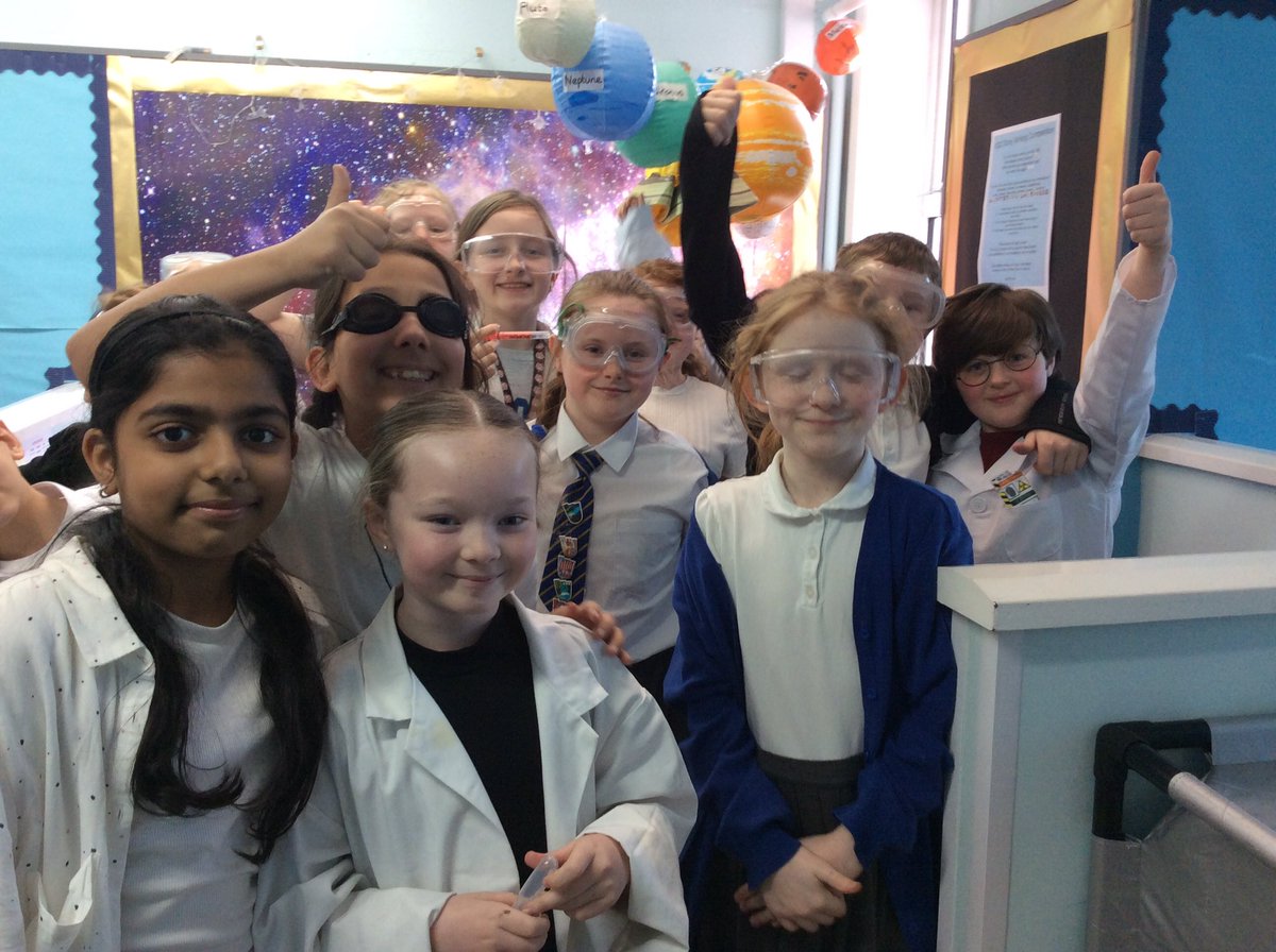 GSPSIndia's tweet photo. @GSPSIndia looked fantastic in their Scientist costumes! 🥼 👩‍🔬 👨‍🔬 @ScienceWeekUK #gspsscience @GwladysStPrim https://t.co/U9hc62PyPO