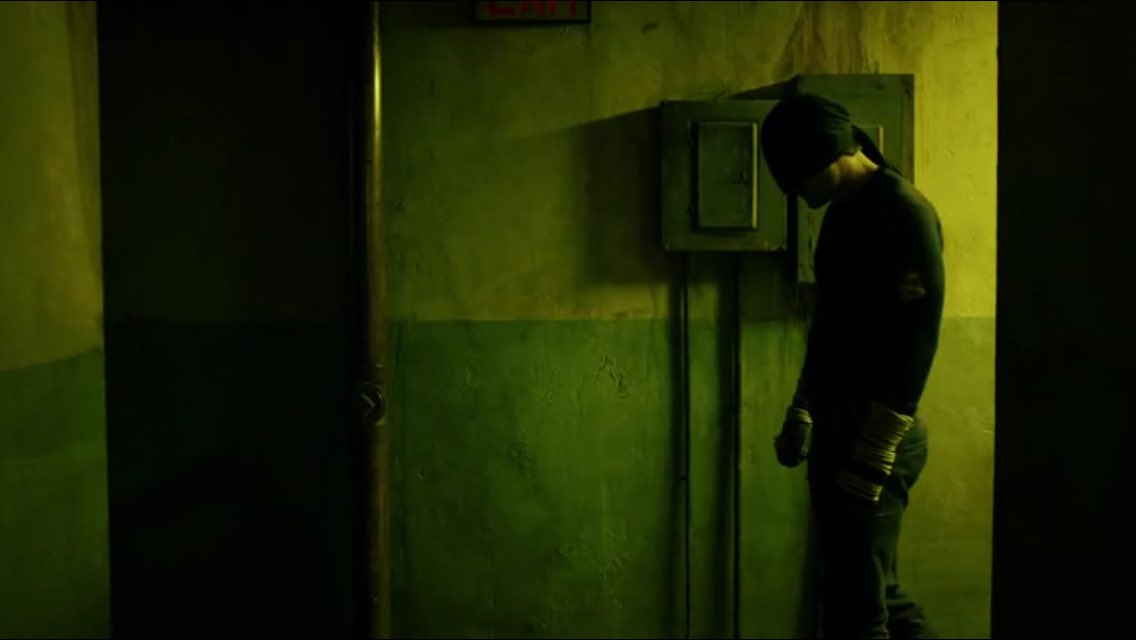charliecoxfans's tweet photo. “His eyes would go dead and he’d start walking forward real slow…hands at his sides like he wasn’t afraid of anything.”

#JackMurdock #MattMurdock #Daredevil #DaredevilBornAgain #CharlieCox 🥊😈♥️ https://t.co/5xYUJqInbk