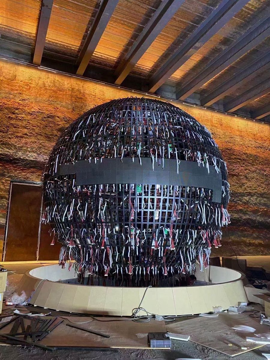 pixleddisplay's tweet image. Ready to light up. #sphericalscreen #nightclub #conceptstore #stage #halldesign #museum
