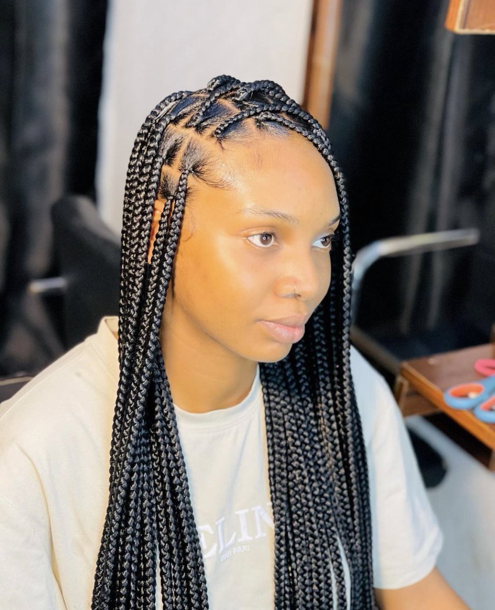 Lebogan71887334's tweet photo. @ChrisExcel102 Only R650 hairpiece included book your appointment here 0813318034 https://t.co/vdluFQvmbi