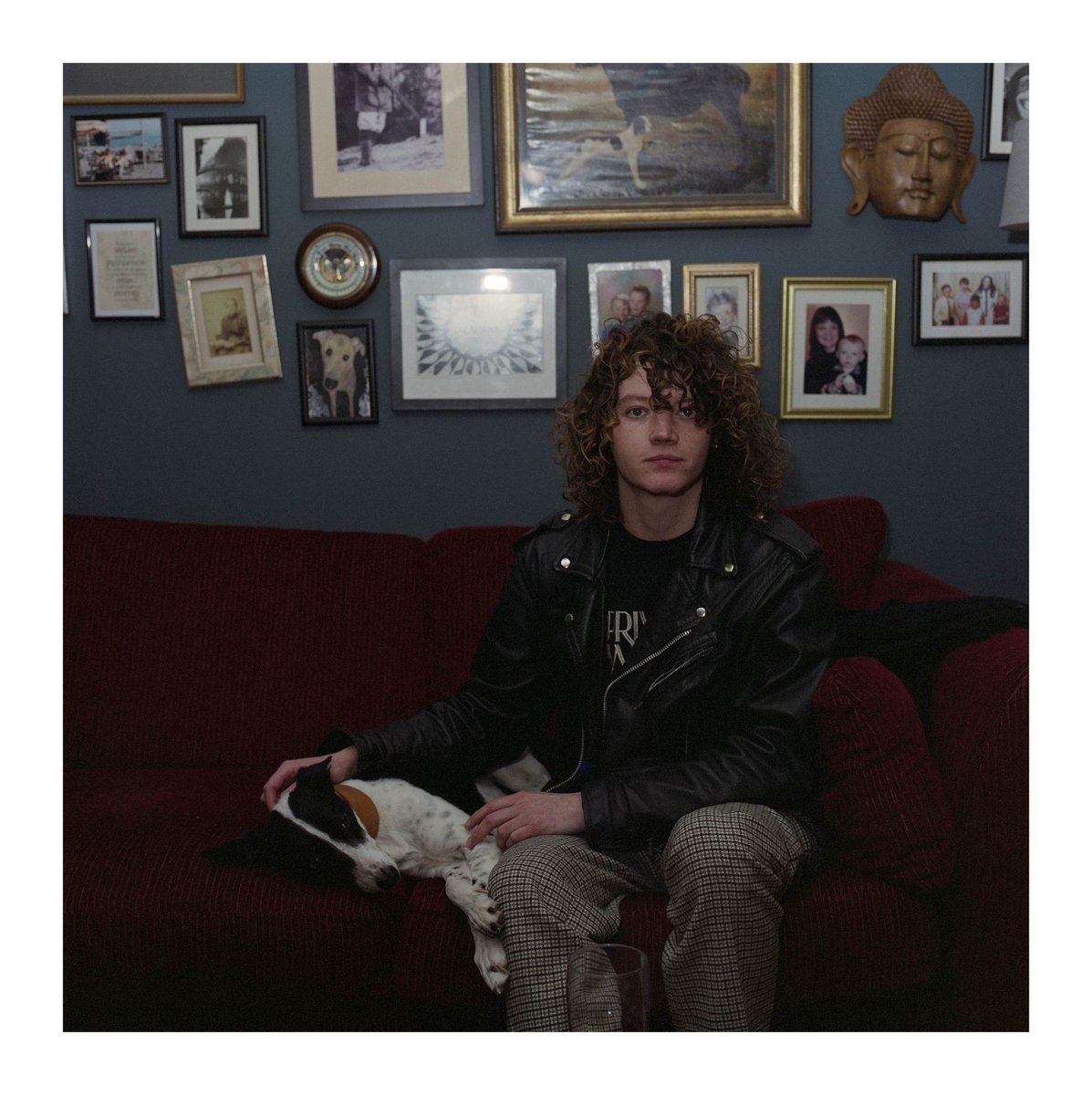 Morning campers👋 As the spring rolls in and the sun shines a little bit more, I’ve come out of musical hibernation and have a new song for you all. I hope you’re more excited than Ziggy is here 😂 ? Pre-save Racing Around here - linktr.ee/twinstrangerof…