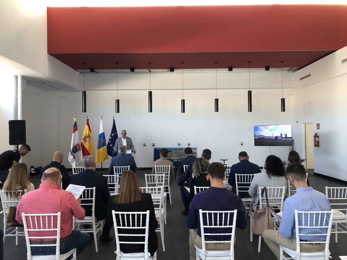 👉 El puerto de Playa Blanca acogió la II Jornada Técnica sobre la ampliación del puerto y distribución de los Fondos FEDER. 

👉 Un evento que dio voz a los usuarios del puerto, empresarios y administraciones. 

🌐 + info: puertoscanarios.es/puertos-canari…

#FondosFEDER #JornadaTécnica