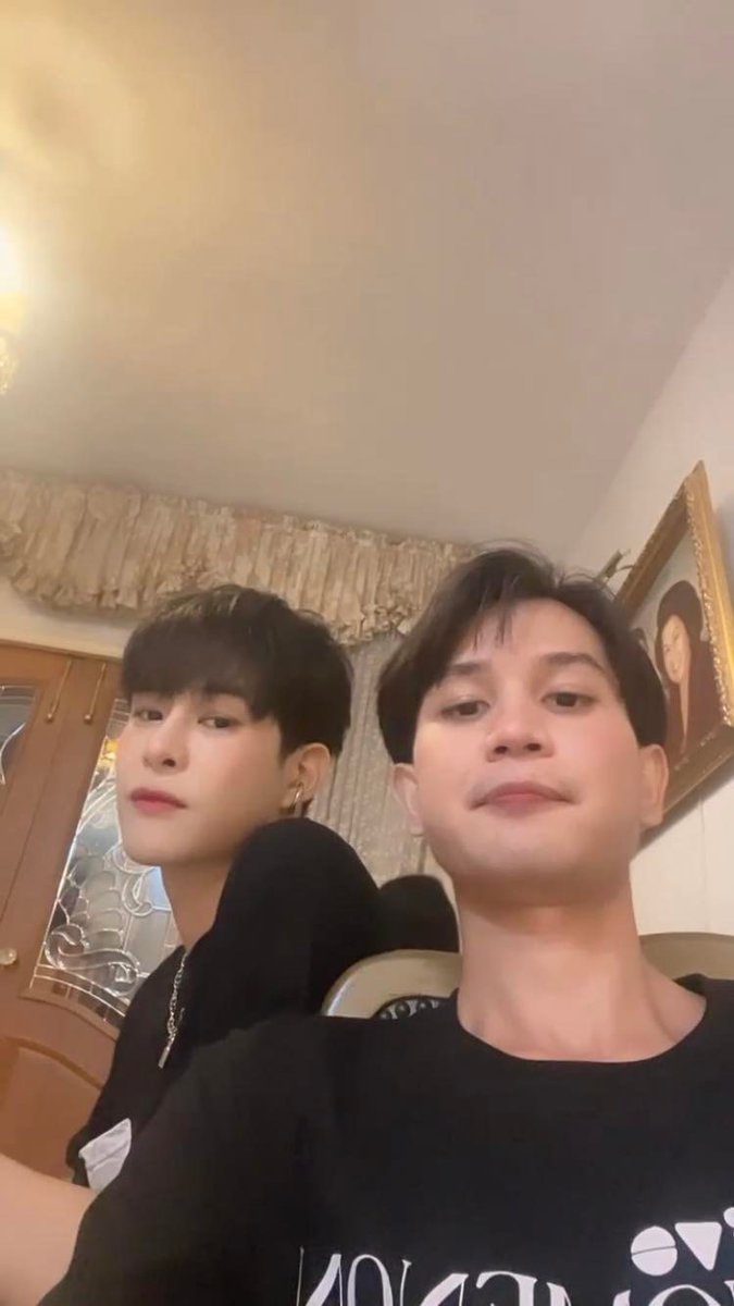babydarkblue1's tweet photo. วันนี้พี่มอสจะเจอความแสบของต้าวน้องมั้ยเนี้ย 😂😊

📸 IGs : mozz.platinum

#ArtPakpoom
#Boybandtheseries https://t.co/Zyzq39TDUA