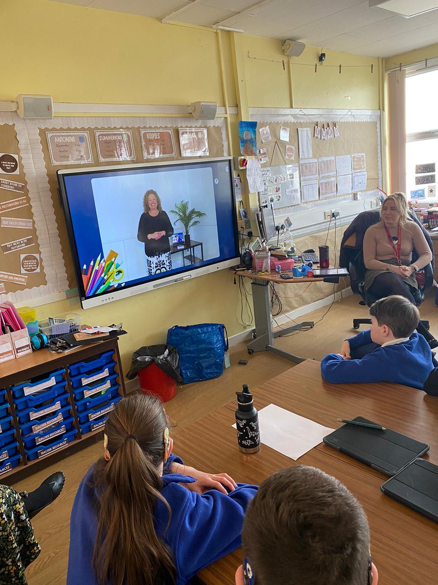 Primary 6 participated in @SignatureDeaf sign language lesson. It opened lots of discussion about regional signs and BSL grammar structures. Well done everyone! 🙌🏼#SignLanguageWeek #BSLAlly #SLW2023