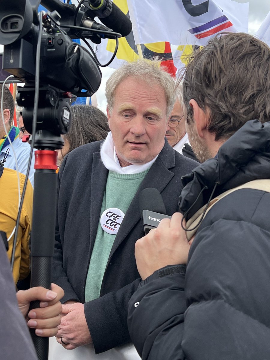 CFE-CGC (@cfecgc) on Twitter photo «Si la loi est votée, d’autres ressources pourront être mobilisées pour faire valoir la majorité qu’on représente. On a des responsabilités et si on ne les assume pas, les gens qui nous mandatent ds les entreprises pour les représenter nous en voudront» <a href="/fhommeril/">François Hommeril</a> «Si la loi est votée, d’autres ressources pourront être mobilisées pour faire valoir la majorité qu’on représente. On a des responsabilités et si on ne les assume pas, les gens qui nous mandatent ds les entreprises pour les représenter nous en voudront» <a href="/fhommeril/">François Hommeril</a>
