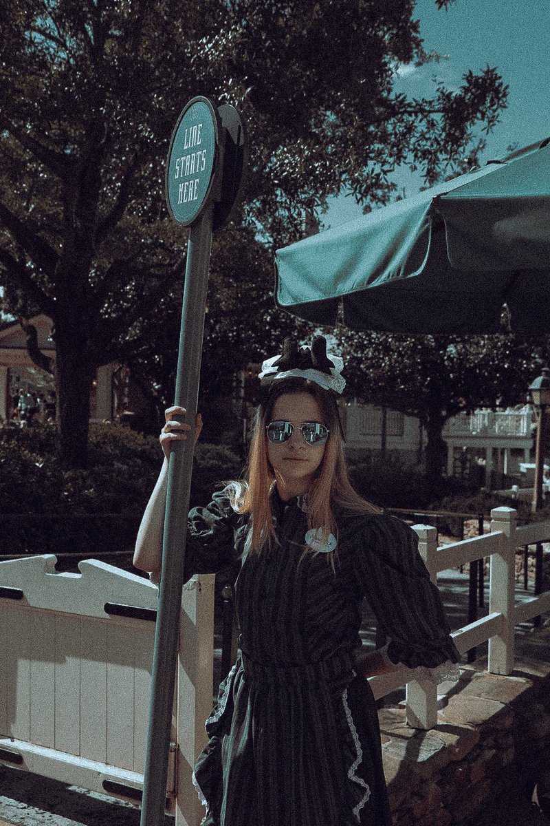 フロリダディズニーにはホーンテッド・マンションのグッズを専門に扱う