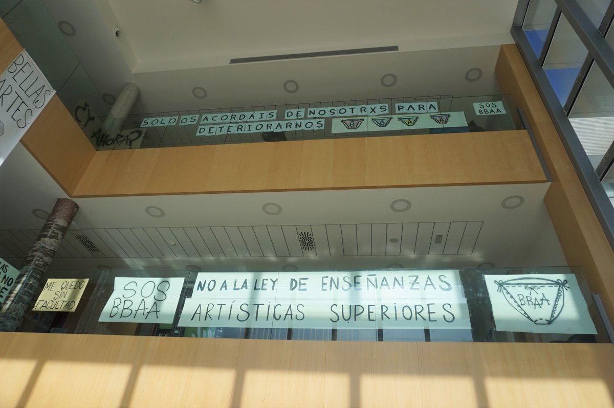 Campus de Teruel (@teruelcampus) on Twitter photo La comunidad universitaria apoya a los alumnos de Bellas Artes en la reivindicación contra el anteproyecto de las enseñanzas artísticas superiores, en la que han manifestado los alumnos en una carta abierta firmada por distintas universidades.
<a href="/unizar/">Universidad Zaragoza</a>.es La comunidad universitaria apoya a los alumnos de Bellas Artes en la reivindicación contra el anteproyecto de las enseñanzas artísticas superiores, en la que han manifestado los alumnos en una carta abierta firmada por distintas universidades.
<a href="/unizar/">Universidad Zaragoza</a>.es