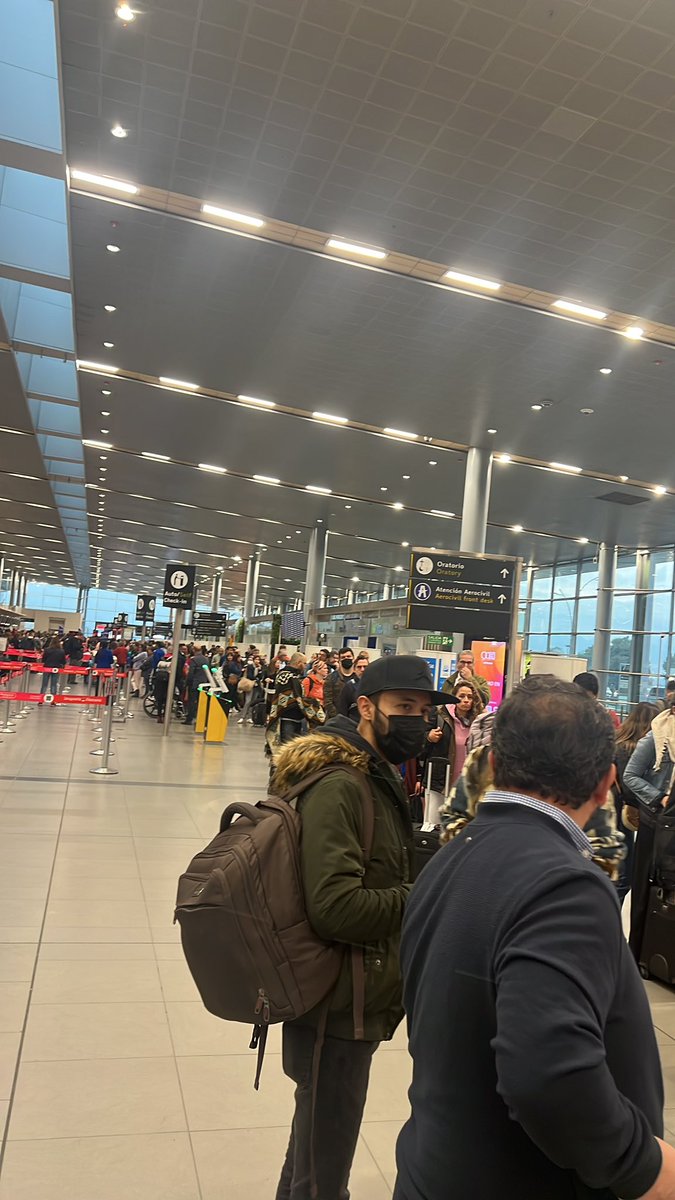 elarroyavejr's tweet photo. @BOG_ELDORADO es normal la fila para migración hoy? Porque no sirve biomig?@MigracionCol https://t.co/MHx47m1GPv