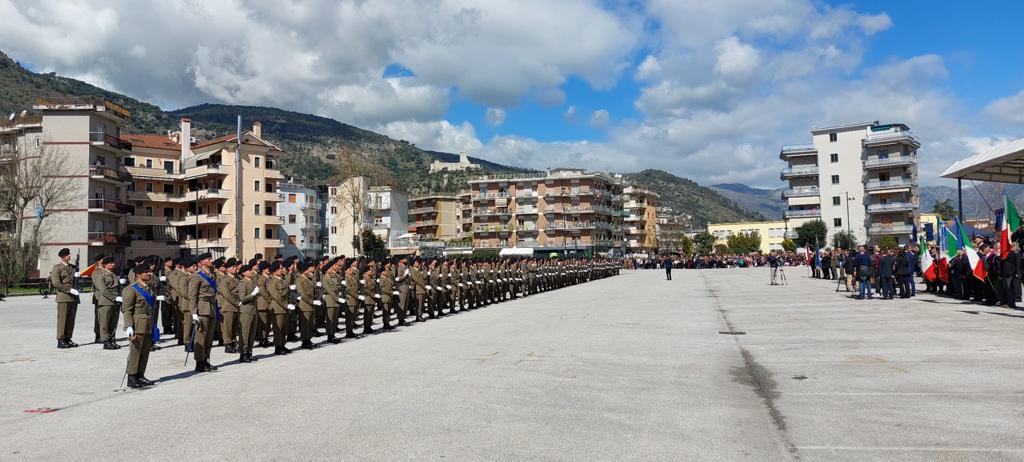 Esercito's tweet photo. Congratulazioni ai 328 #VFP1 del 2° Blocco 2022 che oggi a #Cassino hanno giurato fedeltà alla Repubblica Italiana.
🇮🇹❤️🇮🇹
#EsercitodegliItaliani #alserviziodelPaese #Volontari https://t.co/QpPWDviGjY