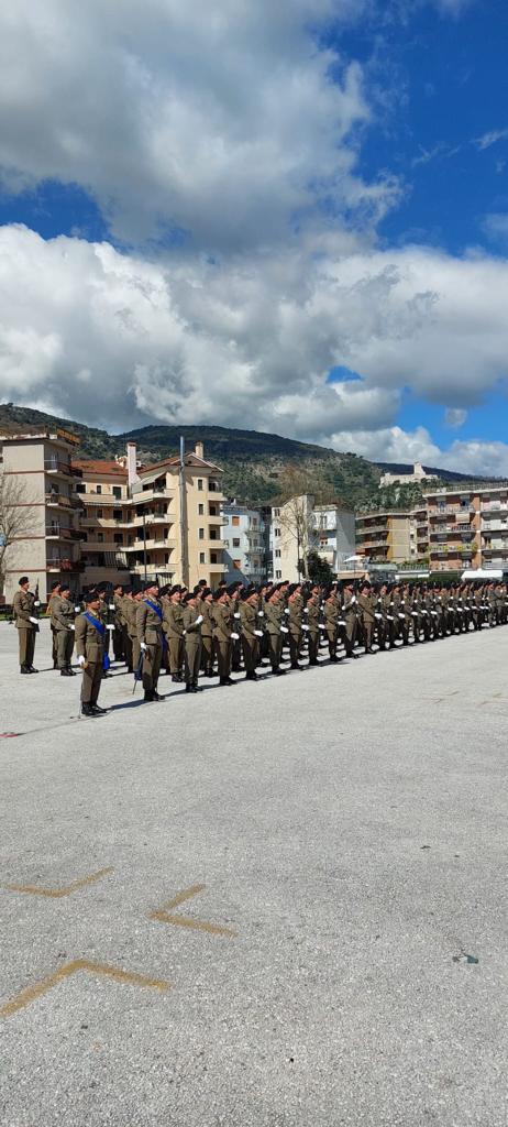 Esercito's tweet photo. Congratulazioni ai 328 #VFP1 del 2° Blocco 2022 che oggi a #Cassino hanno giurato fedeltà alla Repubblica Italiana.
🇮🇹❤️🇮🇹
#EsercitodegliItaliani #alserviziodelPaese #Volontari https://t.co/QpPWDviGjY