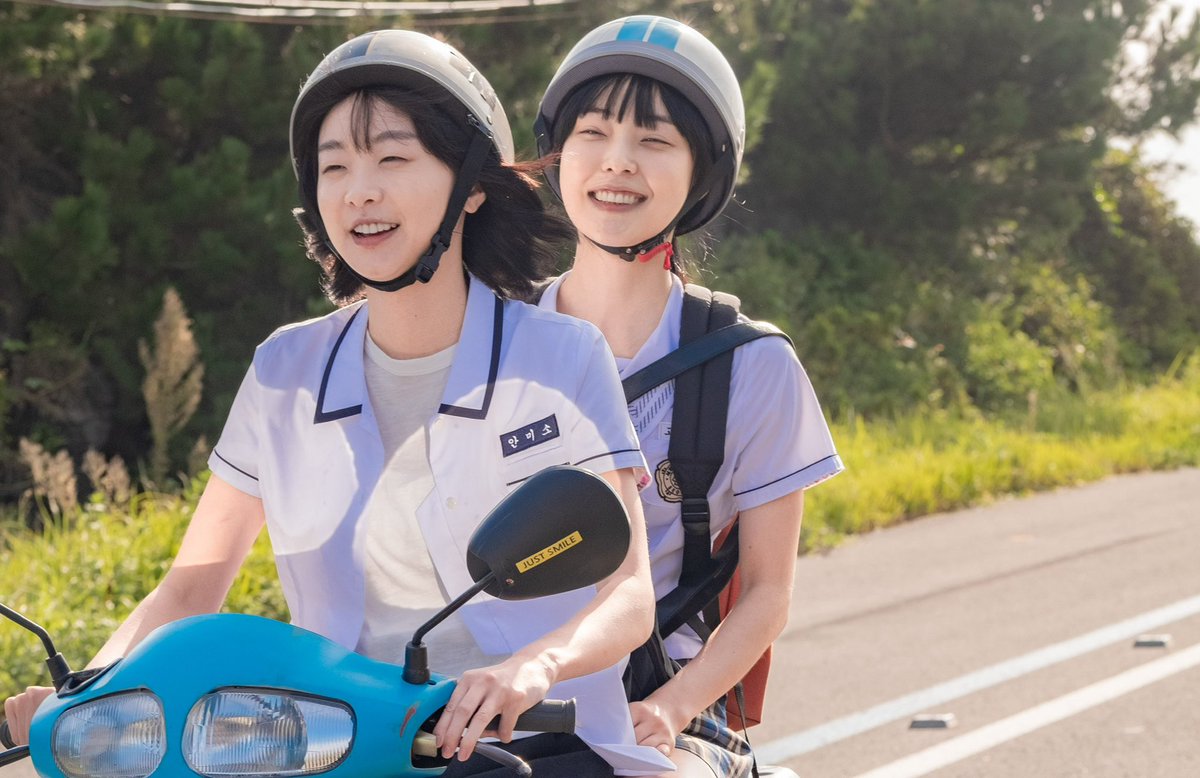 no__uveau's tweet photo. 소울메이트 후기👩‍❤️‍👩
김다미 전소니 감정 연기 미쳤고 둘의 연기 합이 너무 좋았다 원작도 잘 살렸고 각색한 부분도 매끄럽게 그러면서 한국 감성으로도 잘 녹여낸듯!!! 그리고 이건 미소와 하은이의 우정이란 이름의 사랑 이야기가 맞다..... 
보면서 ���겨간 휴지 다 쓰고 오열하고 나왔음ㅠㅠ https://t.co/5OMCUOUUYK