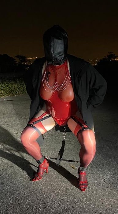 AQ couple tweet media