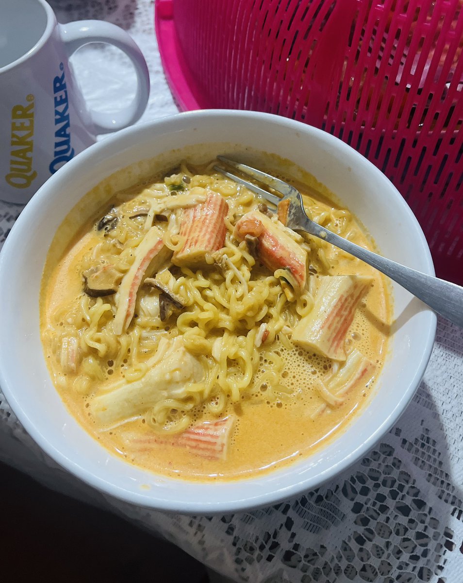 NeoKoide's tweet photo. Shin Ramyeon with Milk, Cheese and Crabsticks. https://t.co/mWbueXeIye